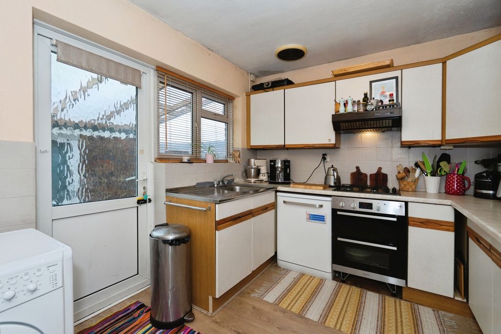 Property photo 3 of 21 Picture 3