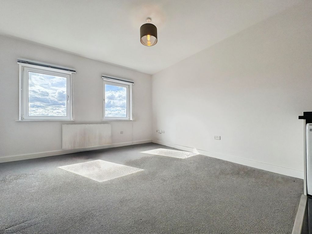 Property photo 3 of 10 Pbox-Img.Jpg