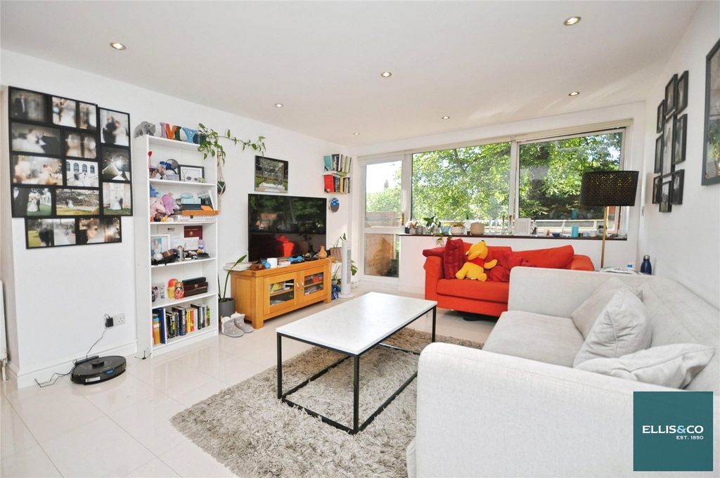 Property photo 2 of 13 Picture No. 16