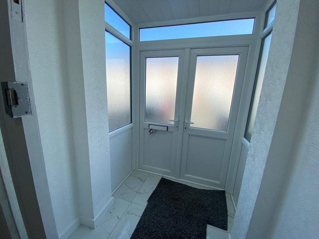 Property photo 3 of 32