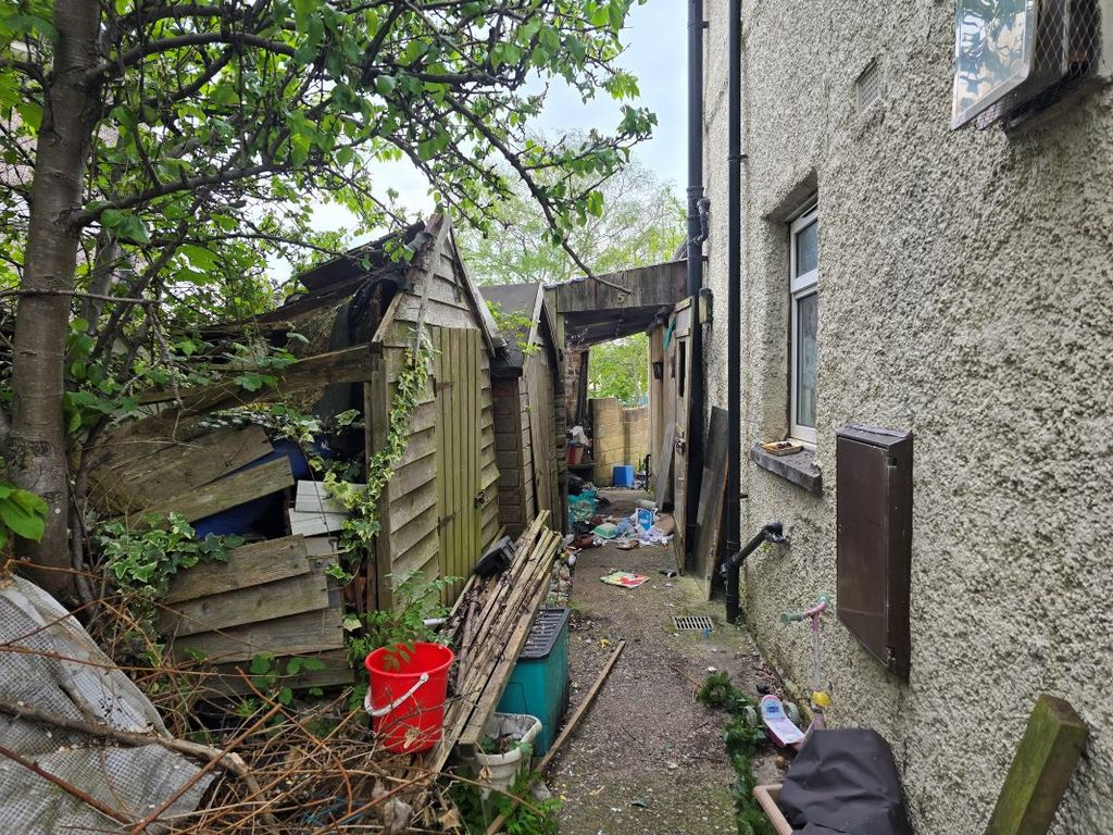 Property photo 3 of 5