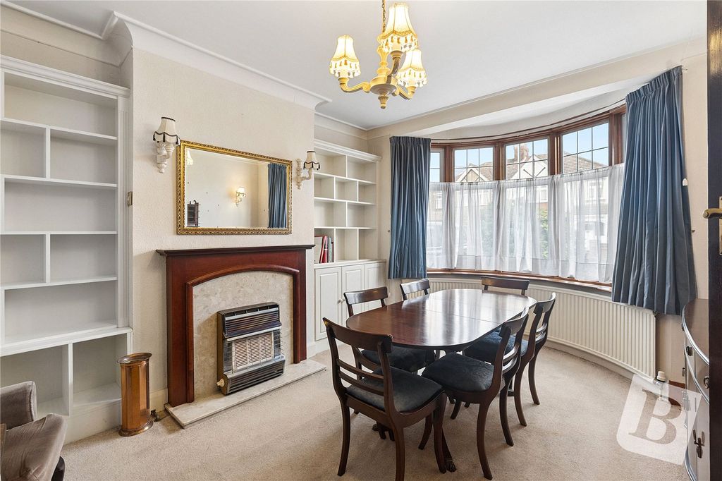 Property photo 3 of 19 Dining Room