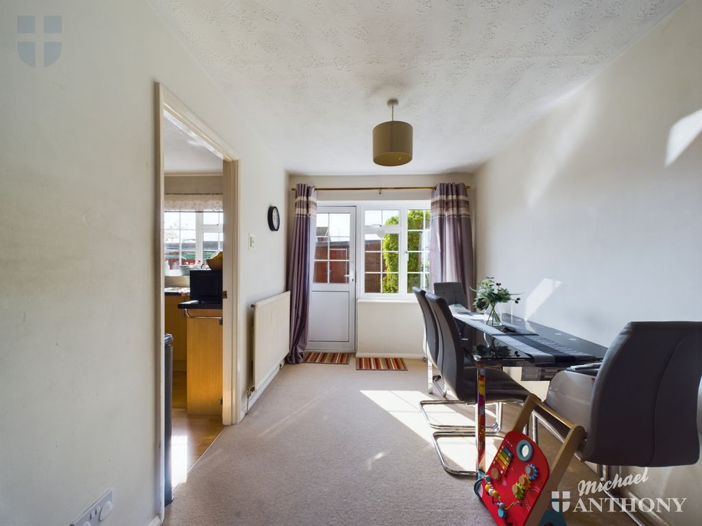 Property photo 3 of 10 Cam02538G0-Pr0239-Still015