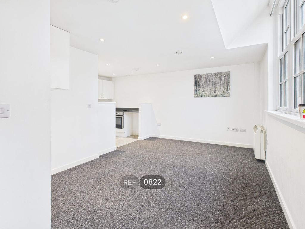 Property photo 3 of 22 Kitchen / Living Area