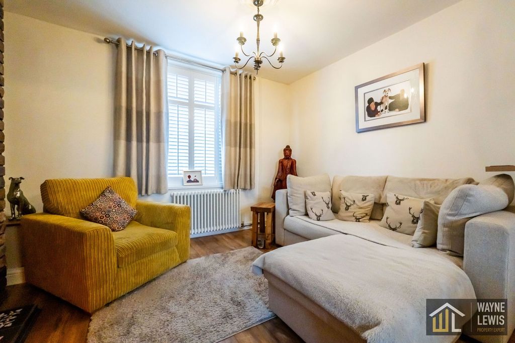 Property photo 3 of 34