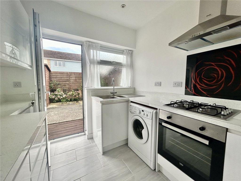 Property photo 2 of 13 Picture No. 27