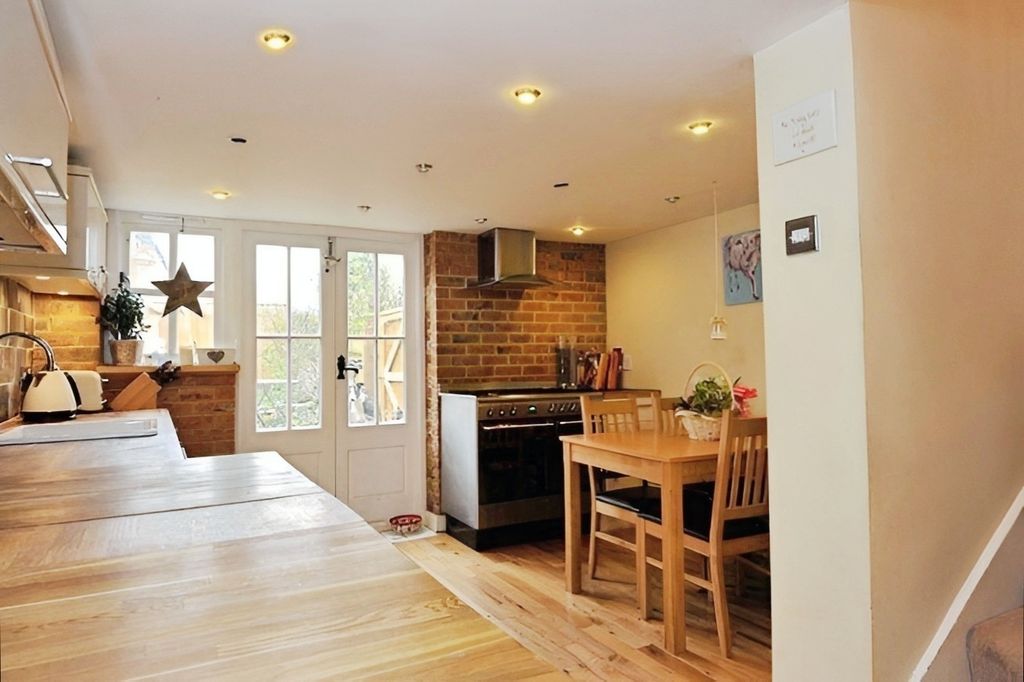 Property photo 2 of 9 2