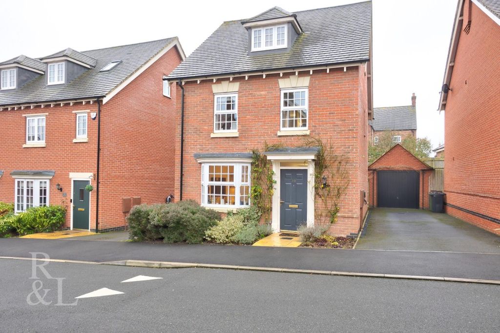 Property photo 1 of 23 10 Glade Lane (23).Jpg