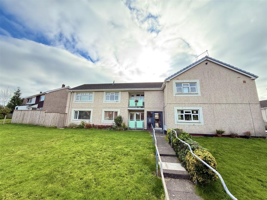 Property photo 1 of 13 External