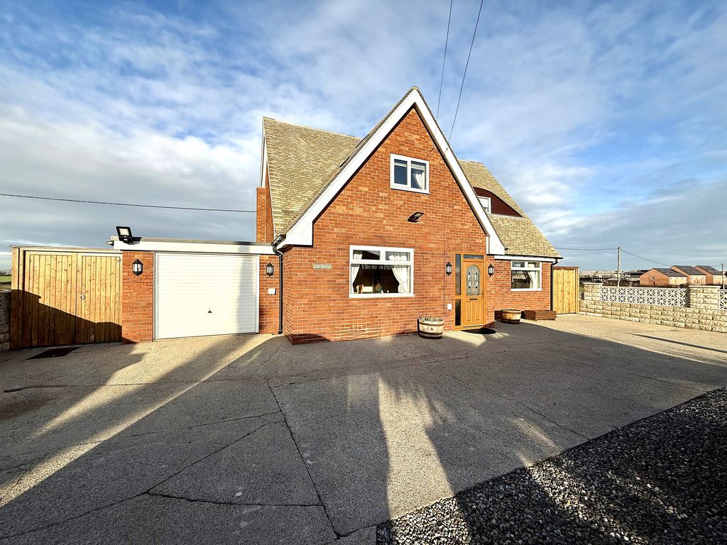 Property photo 1 of 32