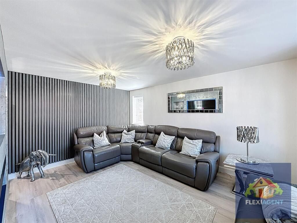 Property photo 3 of 28 4313915
