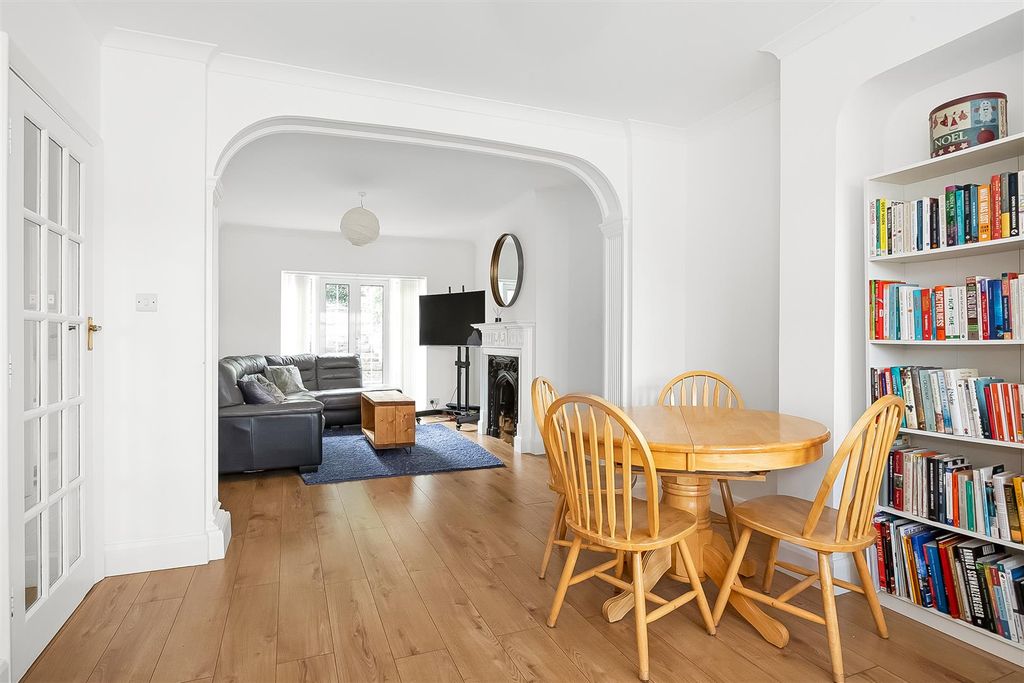 Property photo 3 of 15 Reception/Dining Room
