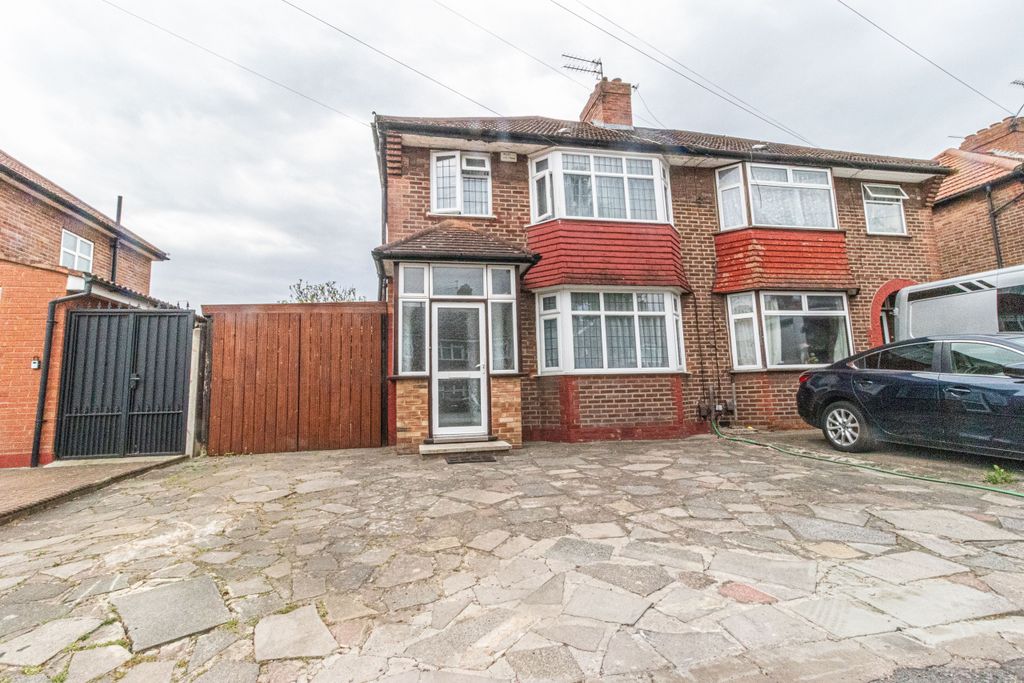 Property photo 1 of 15 External