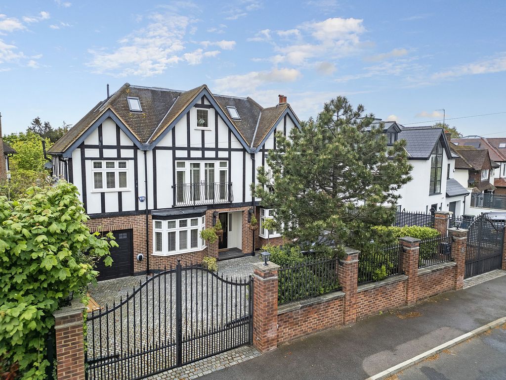 Property photo 1 of 36