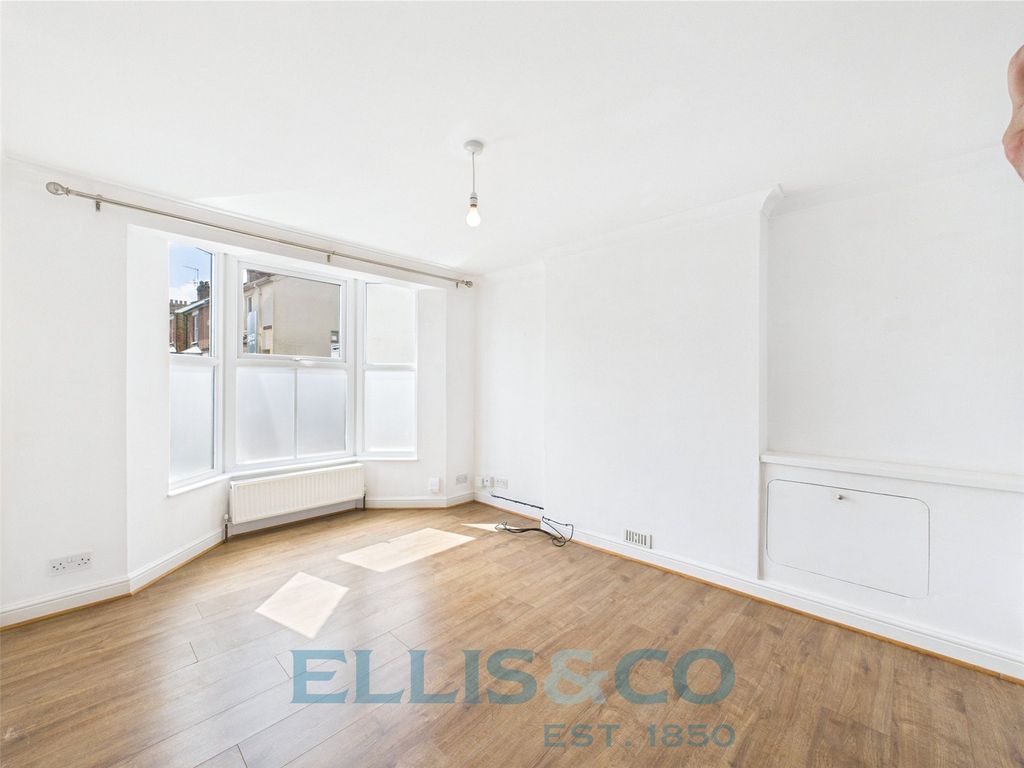 Property photo 3 of 9 Picture No. 25