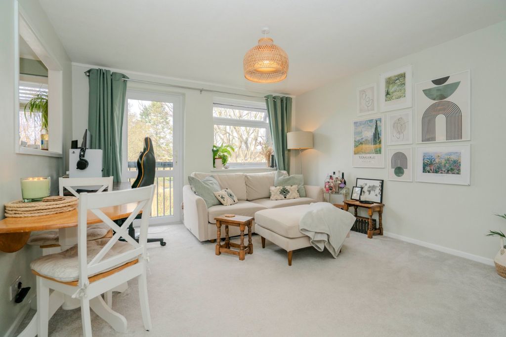 Property photo 2 of 13 Picture No. 15