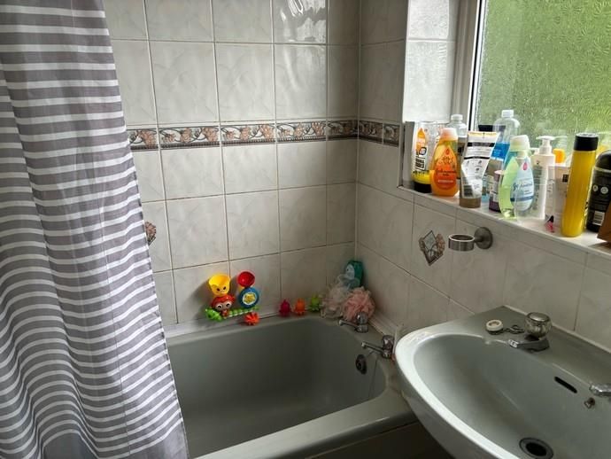 Property photo 3 of 4 Bathroom.Jpg