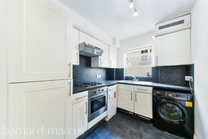 Property photo 2 of 9 Kitchen