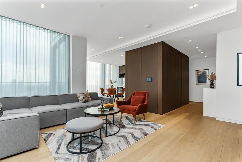 Property photo 1 of 10 Spacephoto (10).Jpg