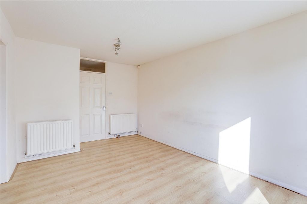 Property photo 3 of 9 6175.Jpg