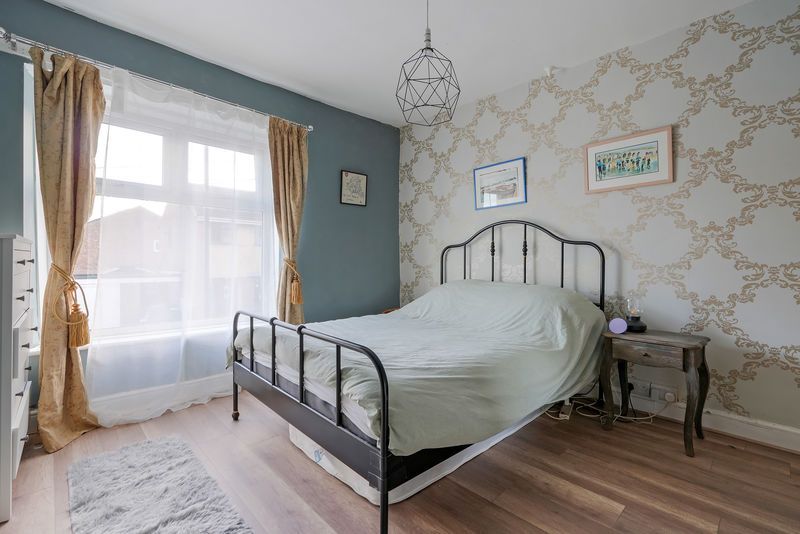 Property photo 2 of 21 Double Bedroom