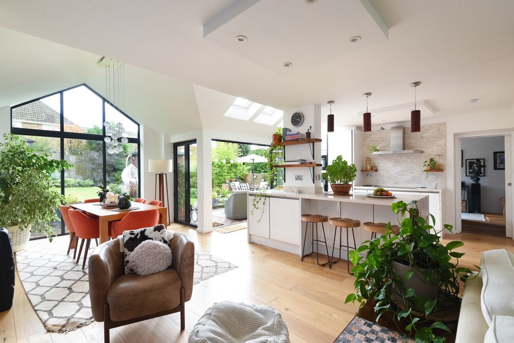 Property photo 2 of 29 5718115