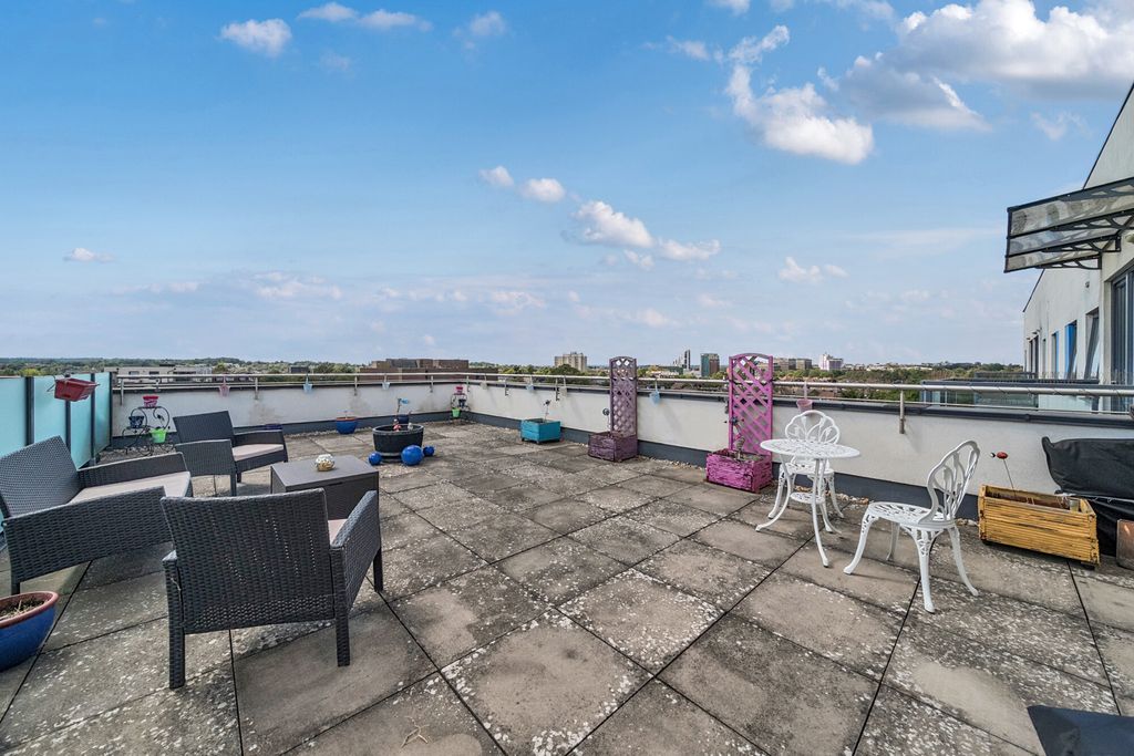 Property photo 2 of 19 1502620-13-6A749A...