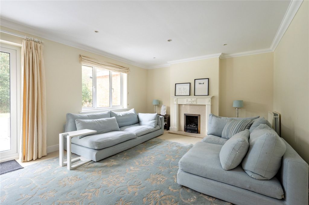 Property photo 2 of 35 Picture No. 02