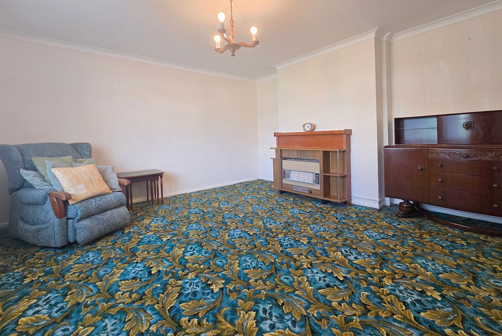 Property photo 3 of 10 22Po Sitting Room