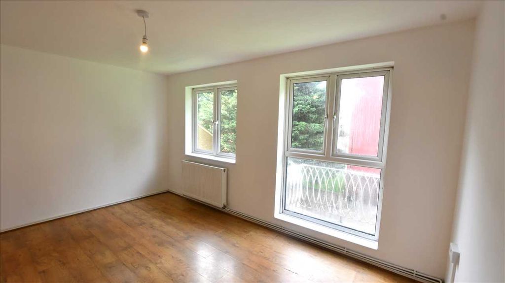 Property photo 2 of 5 Reception