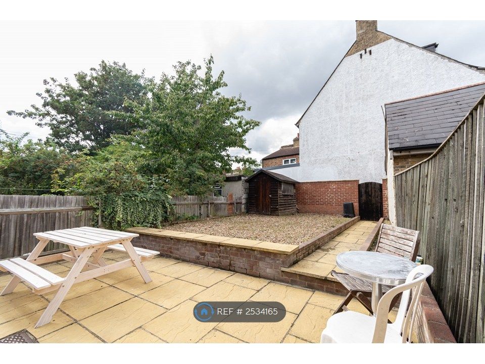 Property photo 2 of 28