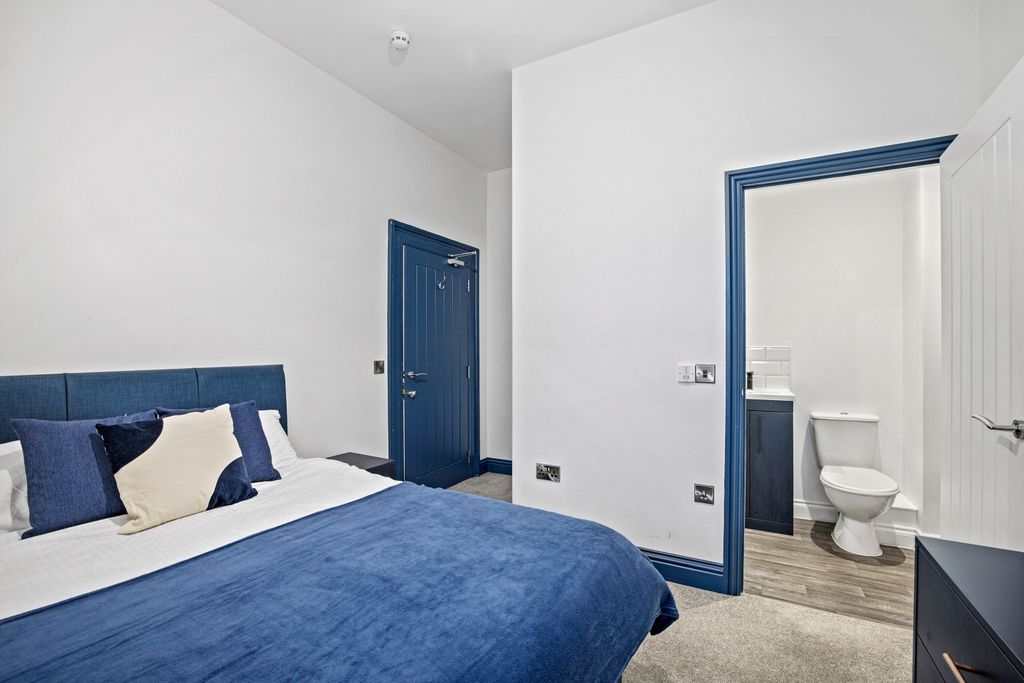 Property photo 1 of 8 0009