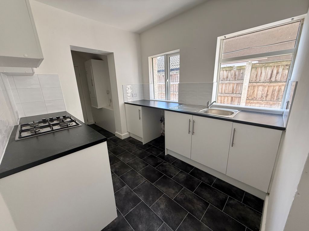 Property photo 2 of 14 Kitchen