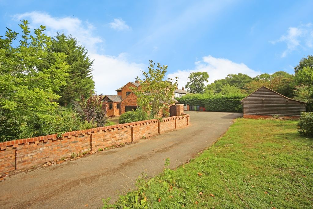 Property photo 3 of 28 Photo