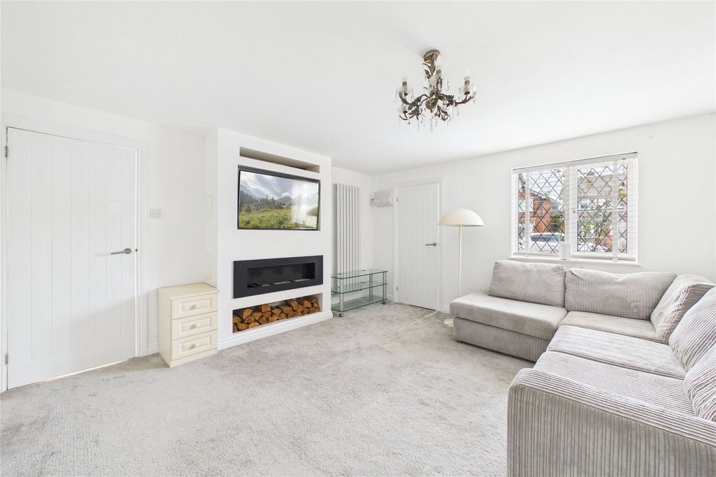 Property photo 2 of 16 Picture No. 20