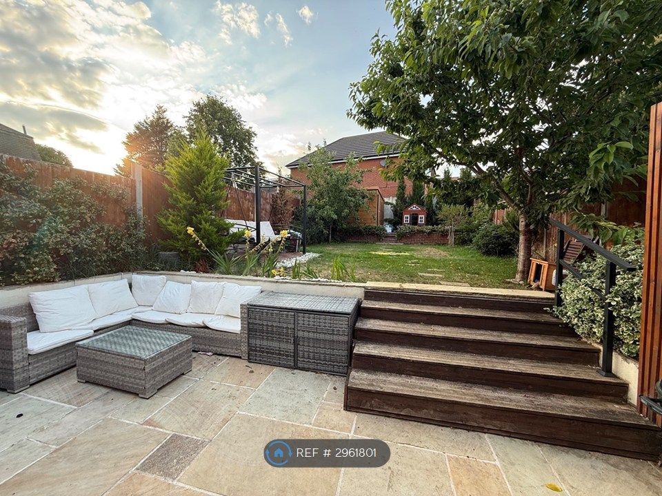 Property photo 3 of 32 Back Garden