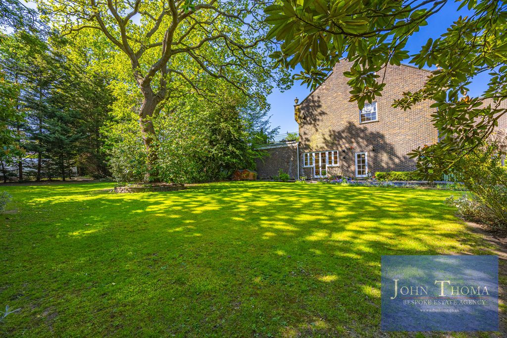 Additional image 42 of 6 bed detached house for saleManor Road, Chigwell IG7