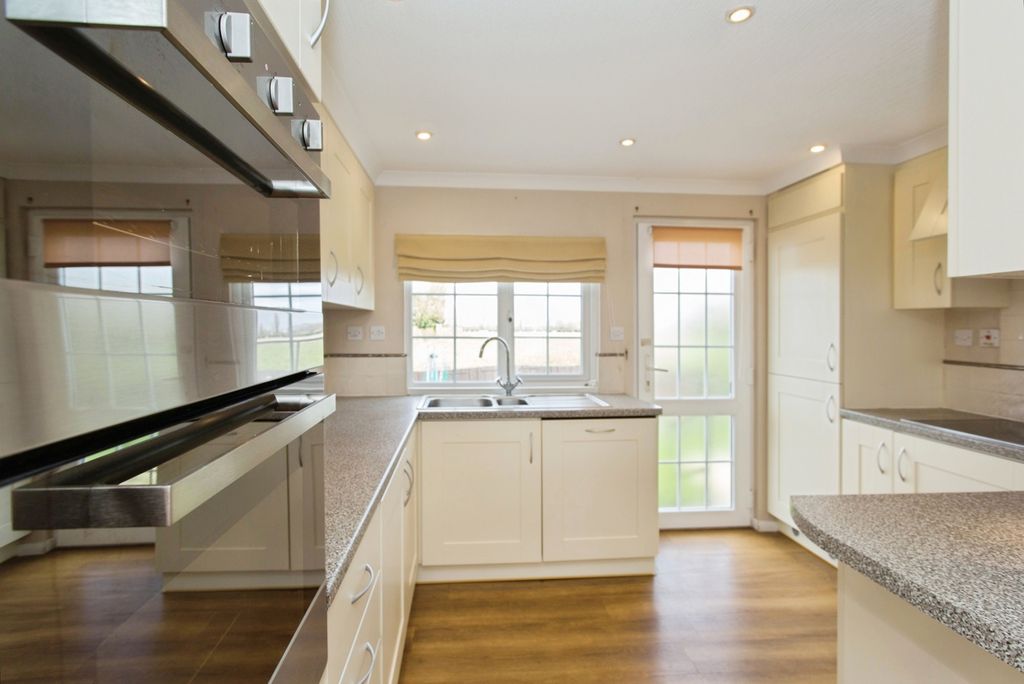 Property photo 1 of 17 Pbox-Img.Jpg