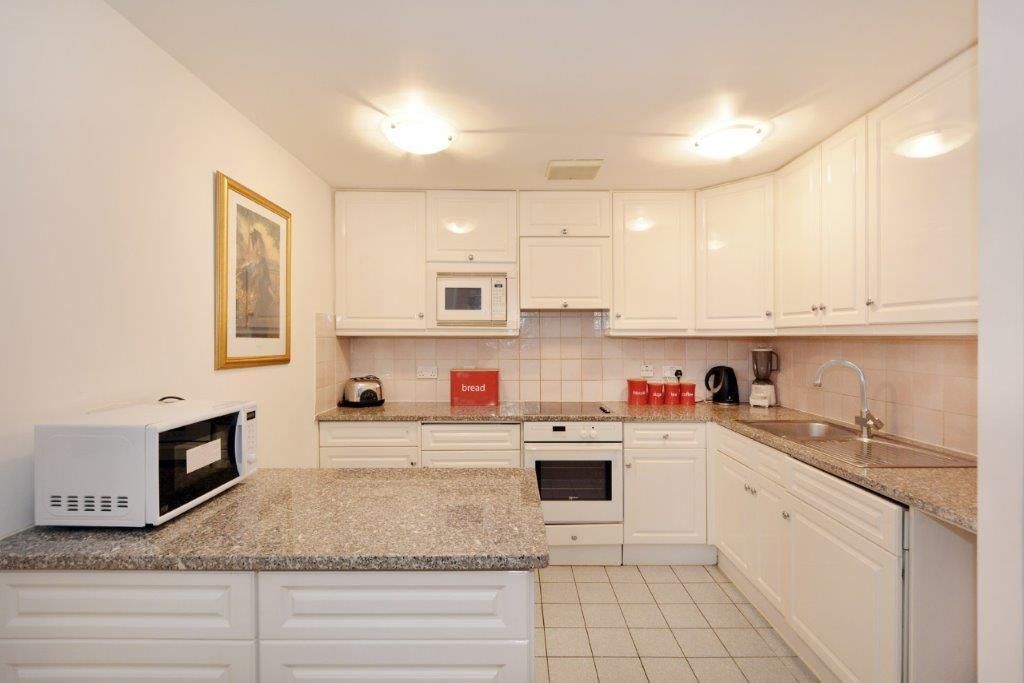 Property photo 2 of 7 Kitchen