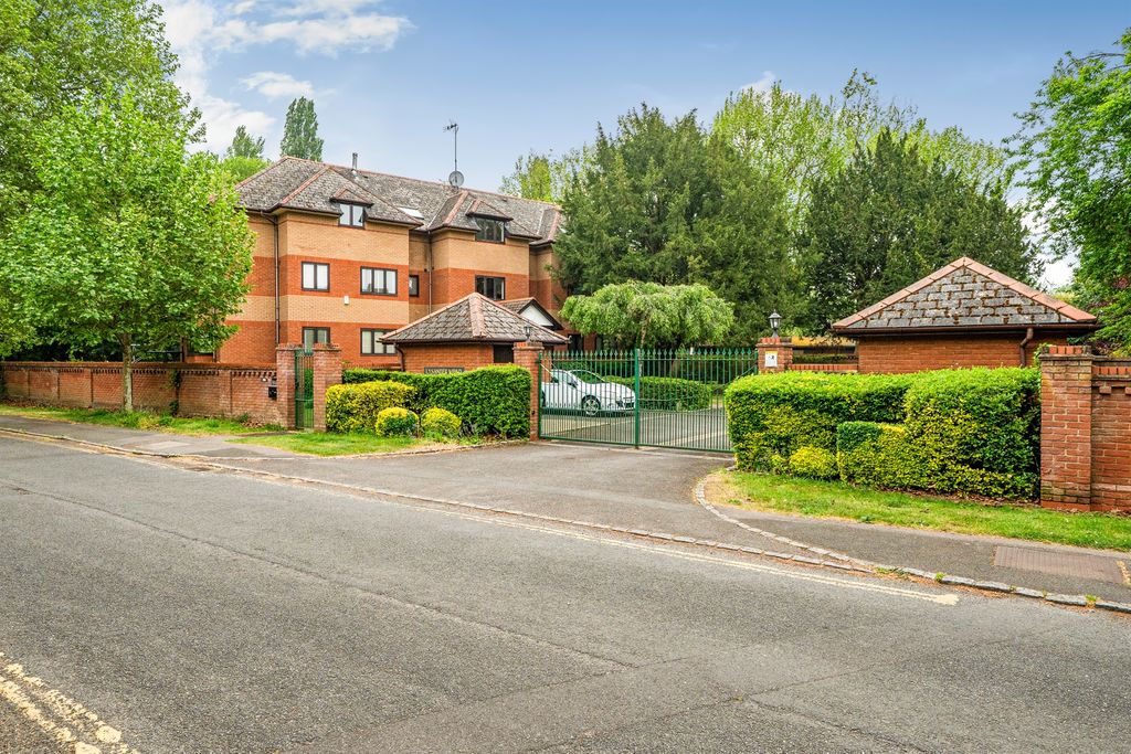 Property photo 1 of 12