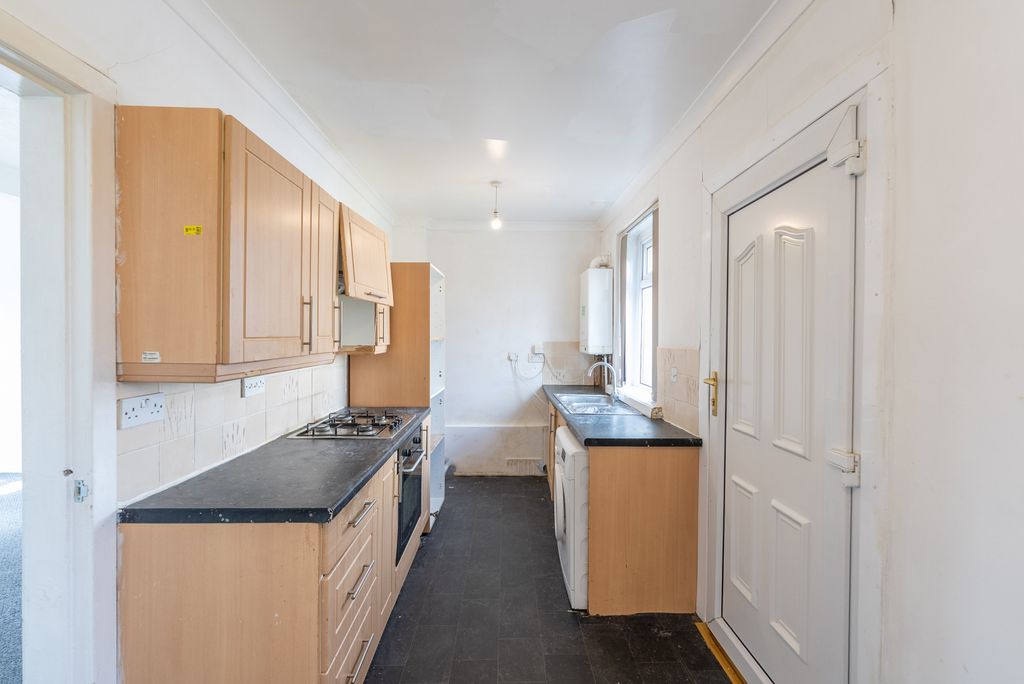 Property photo 3 of 28 Gallery