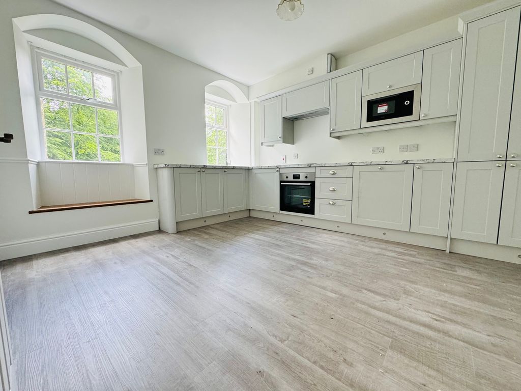 Property photo 3 of 21 Kitchen