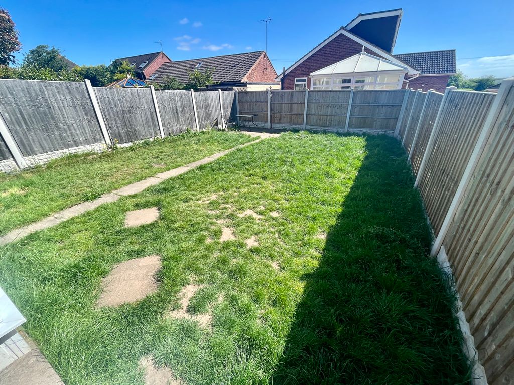 Property photo 2 of 8 Garden