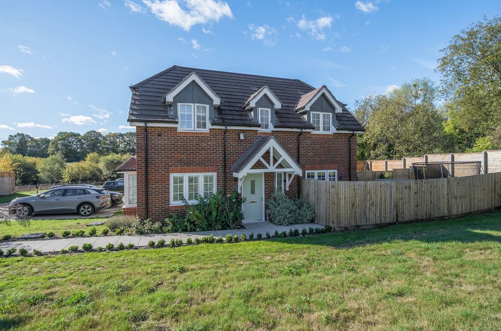 Property photo 1 of 17 1528708-3-1A11B0E...