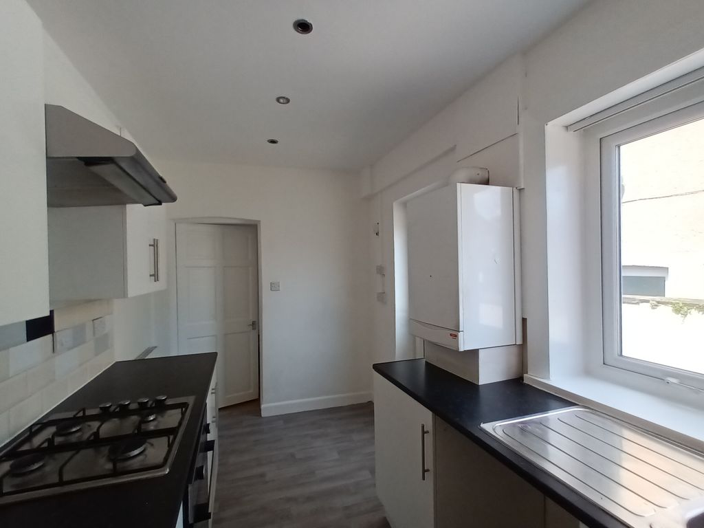 Property photo 2 of 13 Kitchen