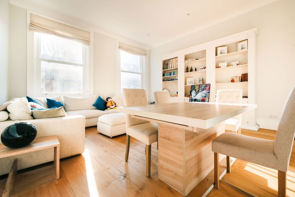 Property photo 2 of 19