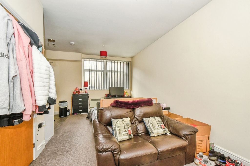 Property photo 3 of 7