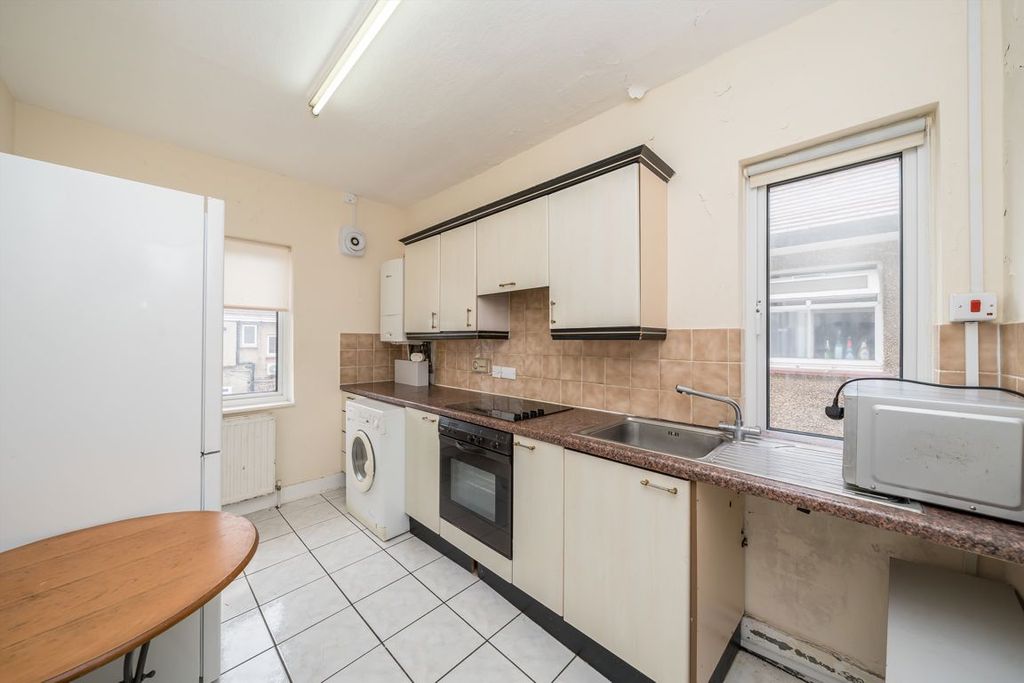Property photo 3 of 4