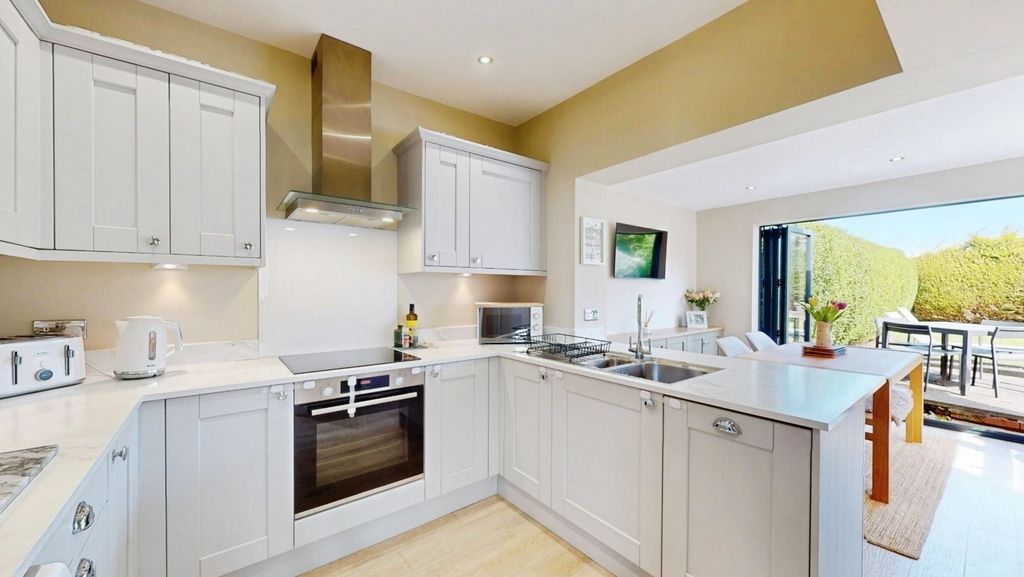 Property photo 2 of 18 Pbox-Img.Jpg