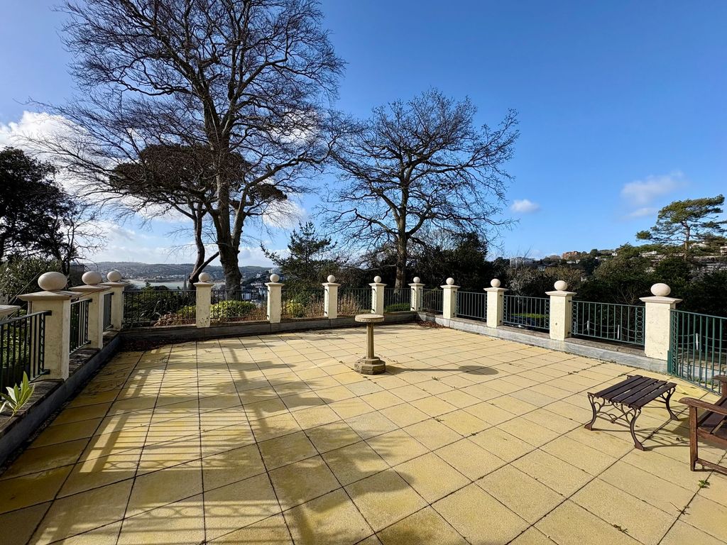 Property photo 3 of 25